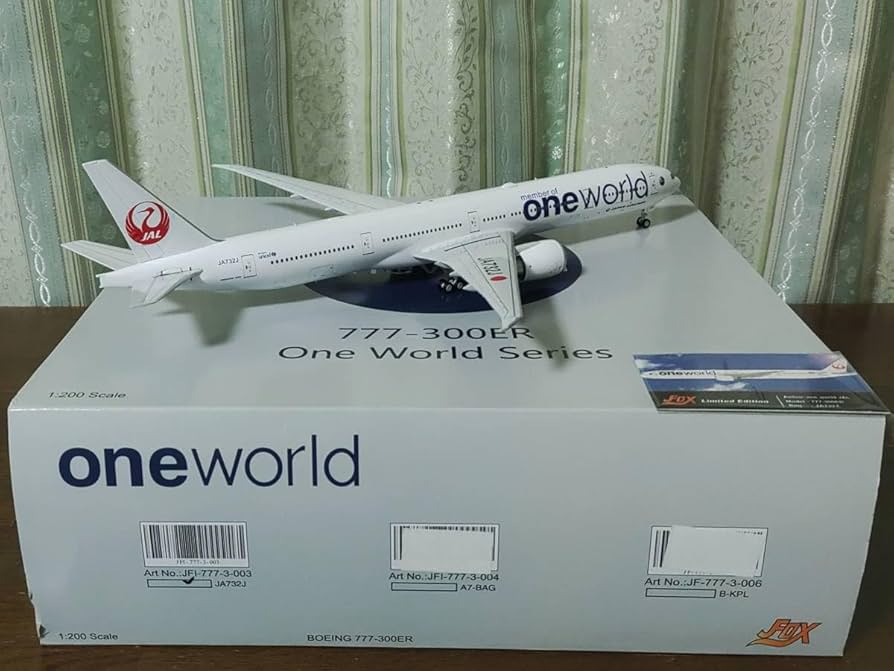 Amazon.co.jp: 1/200J-FOX日本航空 B777-300ER ONEWORLD塗装機（現行