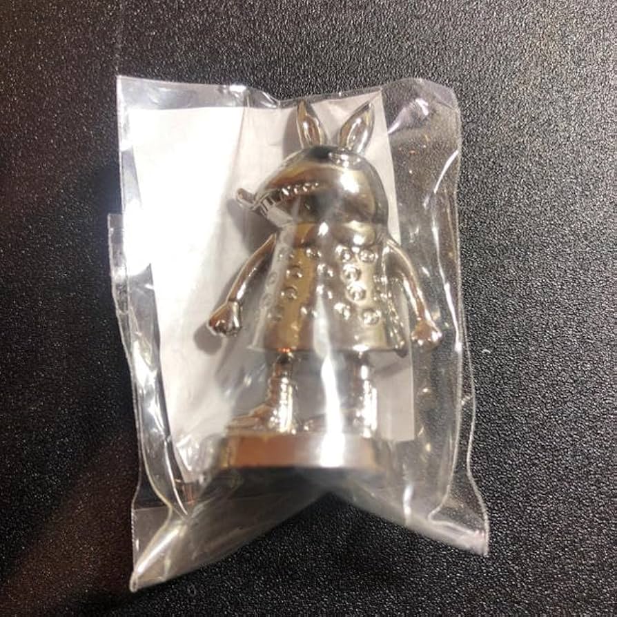 Amazon.co.jp: 米津玄師 メタルフィギュア ウサギ 銀 TOUR FOGBOUND