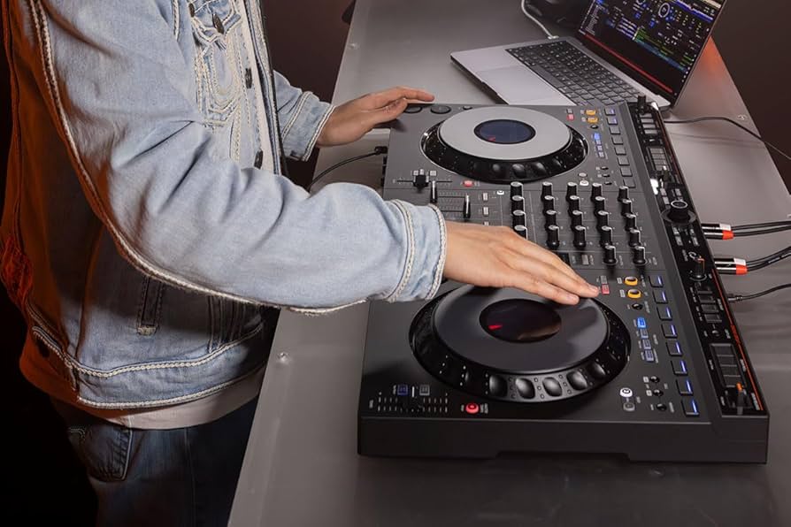 Amazon.com: DDJ-GRV6 4-Channel DJ Controller with Pioneer HDJ-X5-S