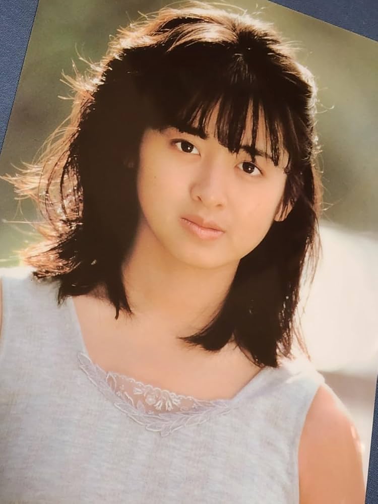 Amazon.co.jp: 斉藤由貴 80年代昭和レトロ 下敷き プラスティック製B5