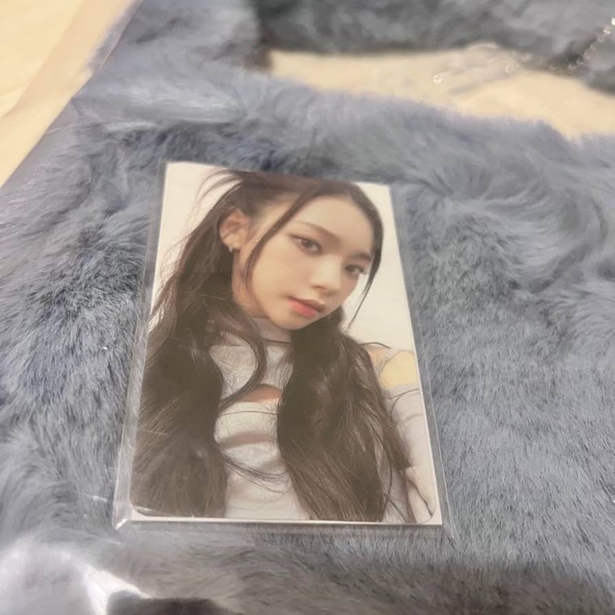 Amazon.co.jp: aespa カリナ 青 SYNK HYPER LINE ファーバッグ トレカ