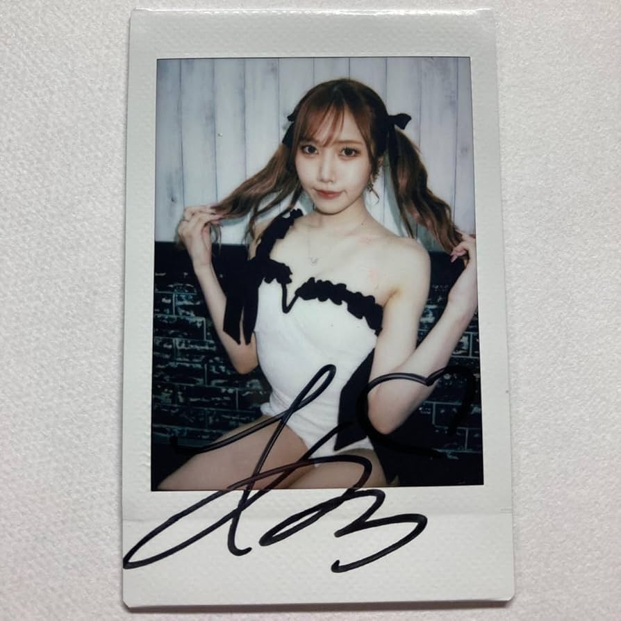 Amazon.co.jp: 斎藤あみり 直筆サイン入り チェキセット : スポーツ