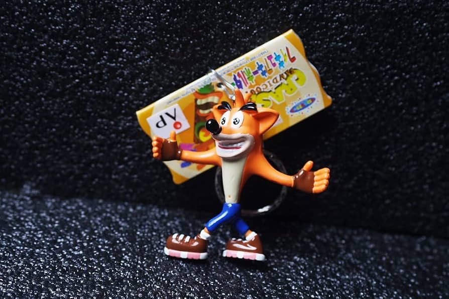 Amazon.co.jp: クラッシュバンディクー フィギュア キーホルダー : ホビー