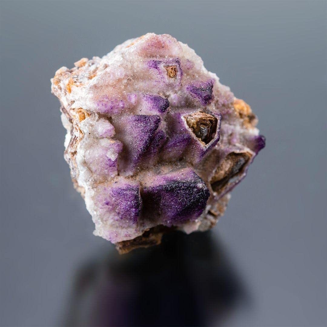 Amazon.co.jp: 中国 蛍石 HG-627 天然石 原石 鉱物標本 鉱石 イットロ