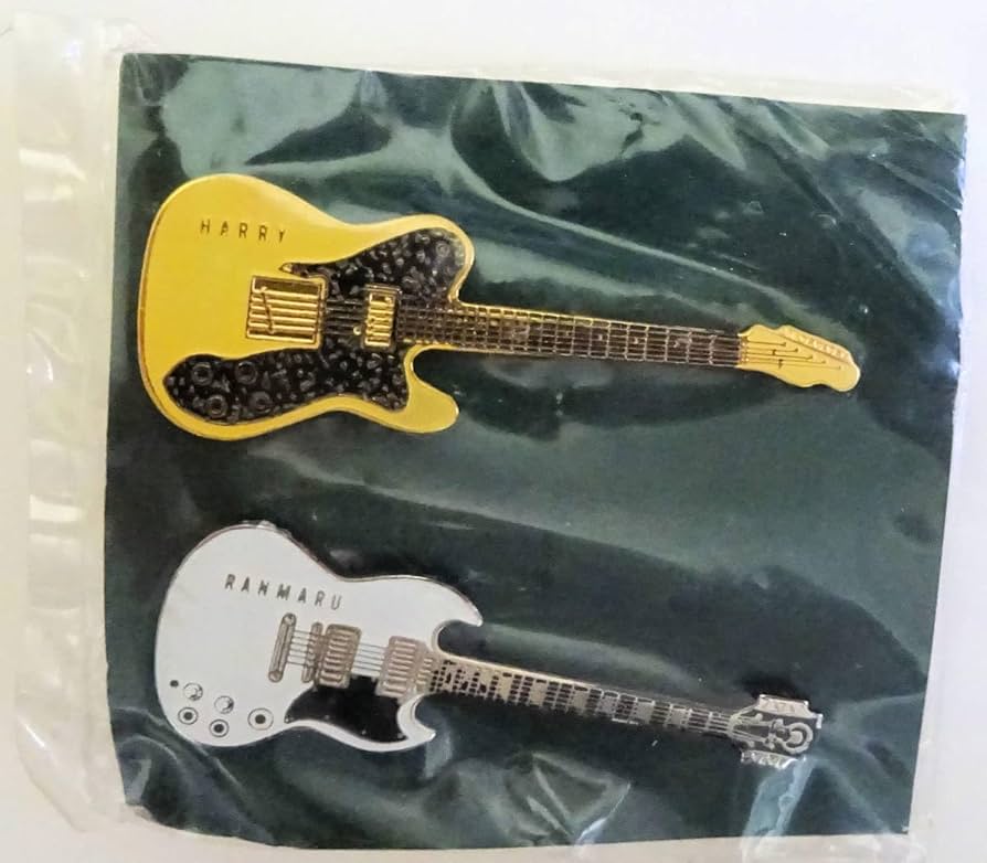 Amazon | The Street Sliders 黄：HARRY/白：RANMARU ギターバッジ 2