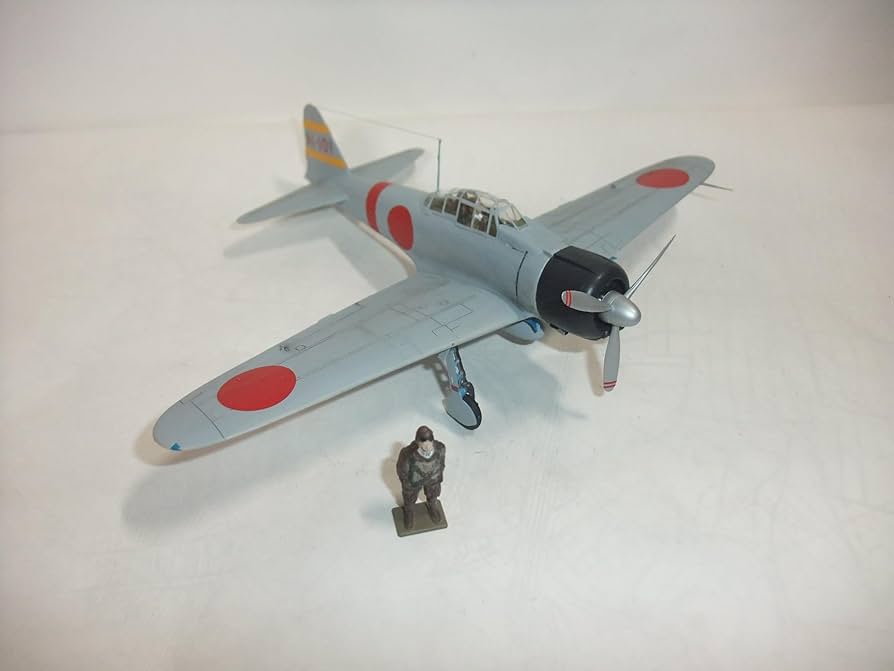 Amazon | 完成品 日本海軍零戦21型艦上戦闘機 空母 赤城 搭載機 縮尺