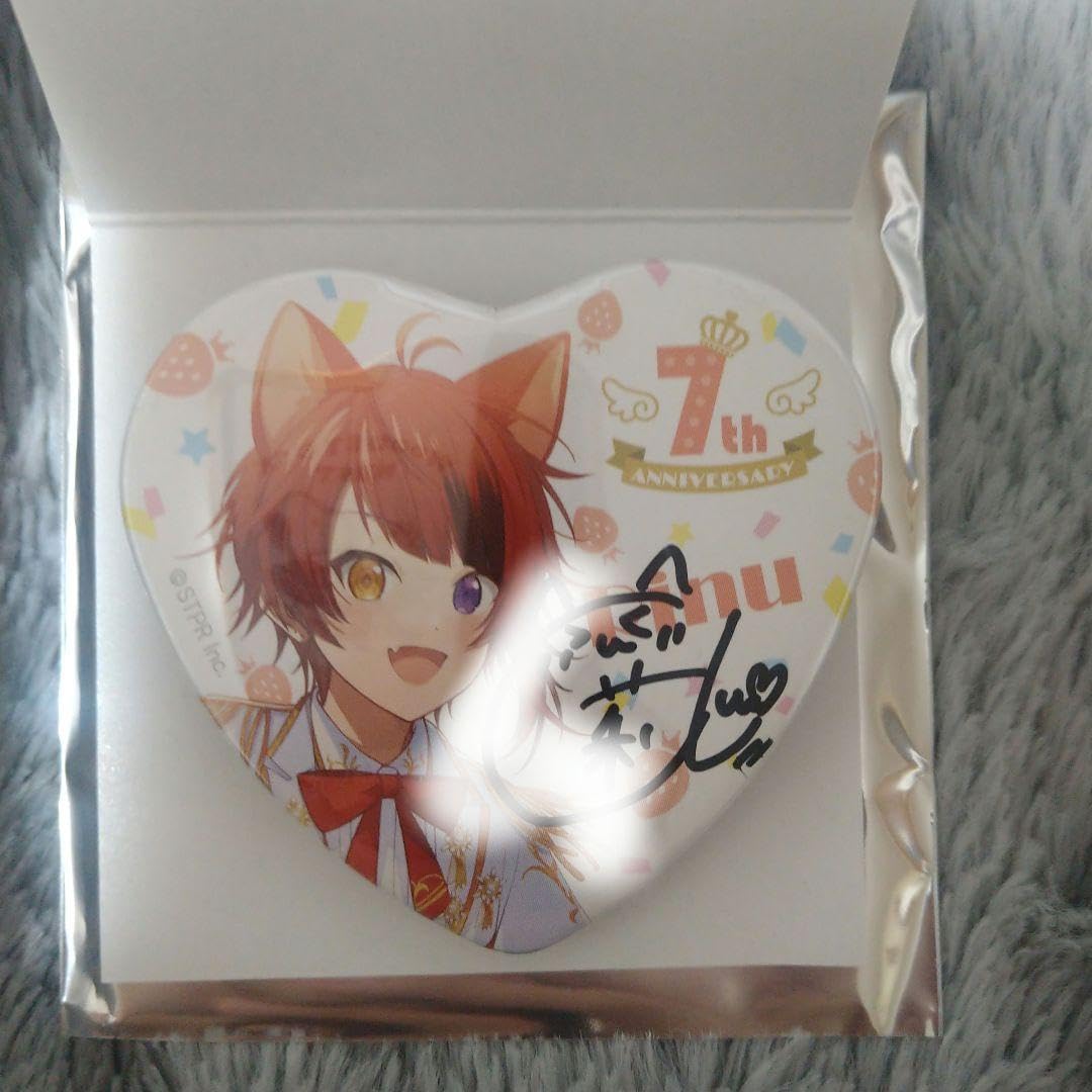 Amazon | 莉犬くん サイン入り缶バッジ | バッジ | おもちゃ