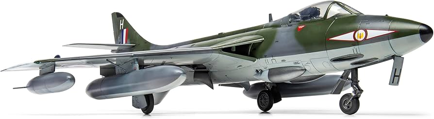 Amazon | エアフィックス 1/48 ホーカー ハンター FGA.9/FR10/GA.11
