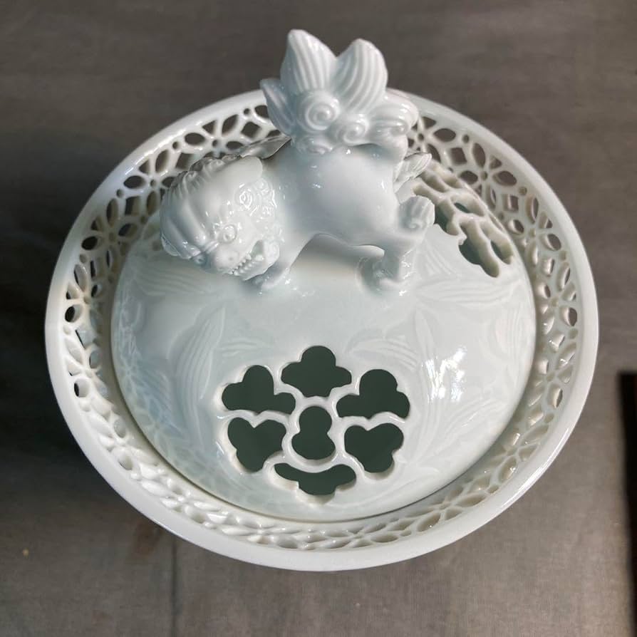 樋渡陶六作 岩座観音 白磁彫 銘窯 肥蝶山 日本工芸会正会員 樋渡陶六作