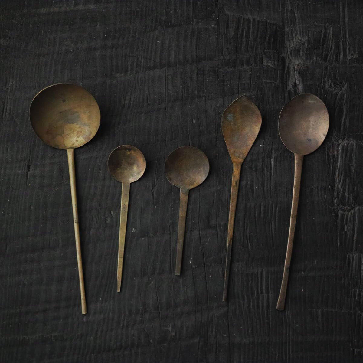 Amazon.co.jp: 古い真鍮製匙大正頃アンティーク古道具さじ丸匙薬匙灰匙