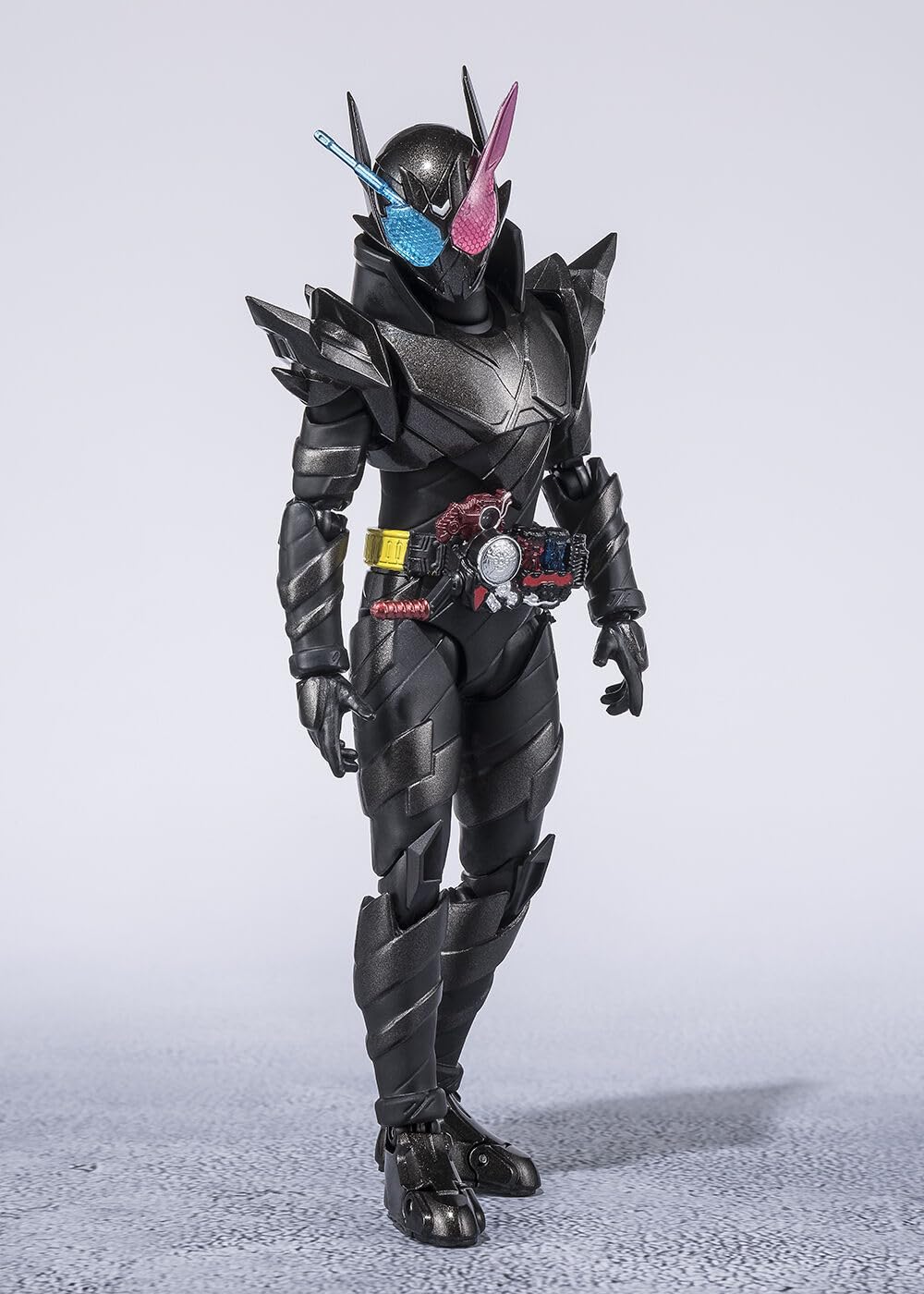 Amazon.co.jp: S.H.Figuarts 仮面ライダービルド ラビットタンク