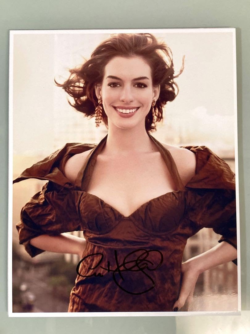 Amazon.co.jp: セール…アンハサウェイ直筆サイン入り超大型写真…Anne