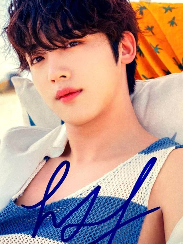 Amazon.co.jp: セール中…キムヨハン直筆サイン入り2Lサイズ写真…Kim Yo