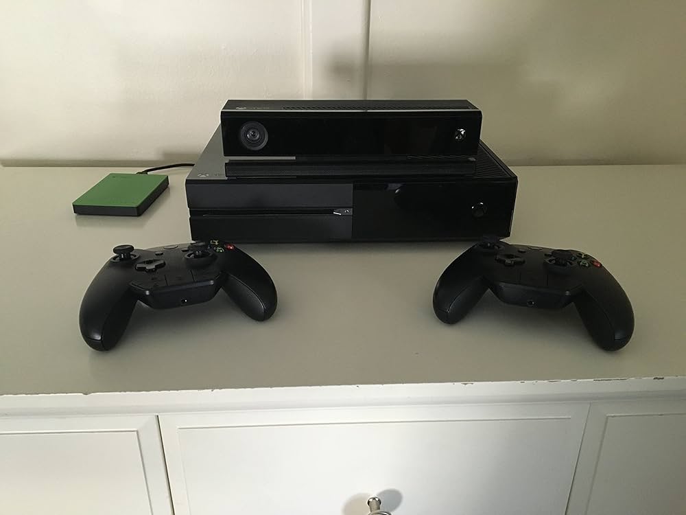 Amazon.com: Xbox One 500GB Console with Kinect (No Chat Headset