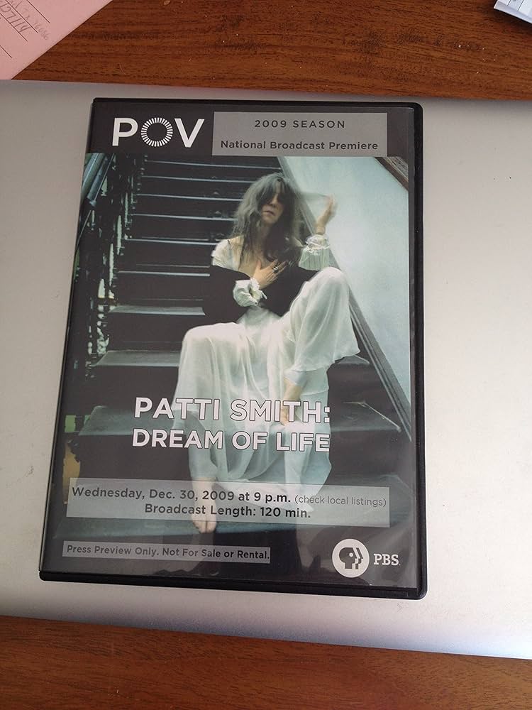 Amazon.com: Dream of Life : Patti Smith, Steven Sebring: Movies & TV