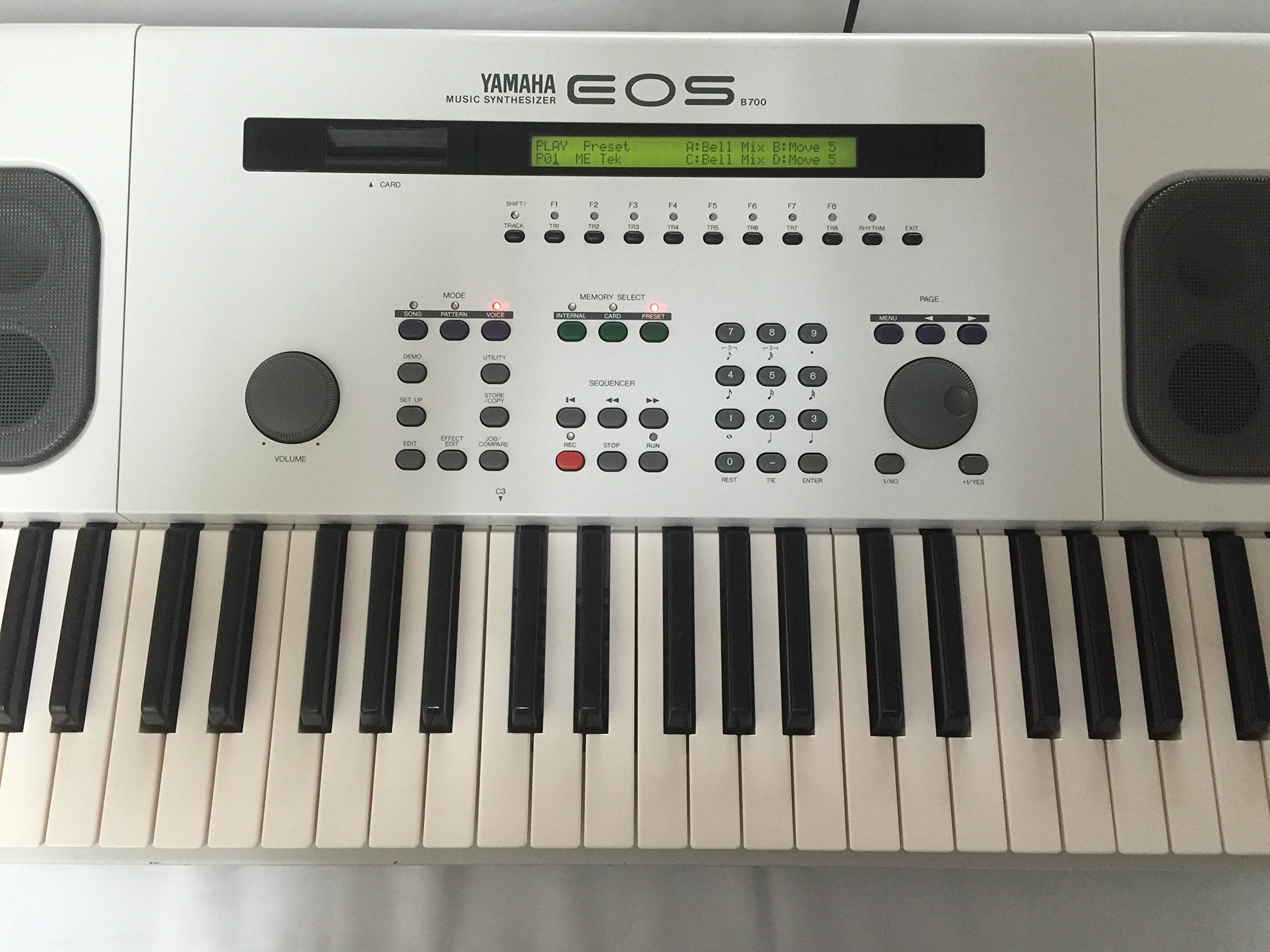 Amazon | スピーカーを搭載したオールインワンシンセ YAMAHA EOS B700