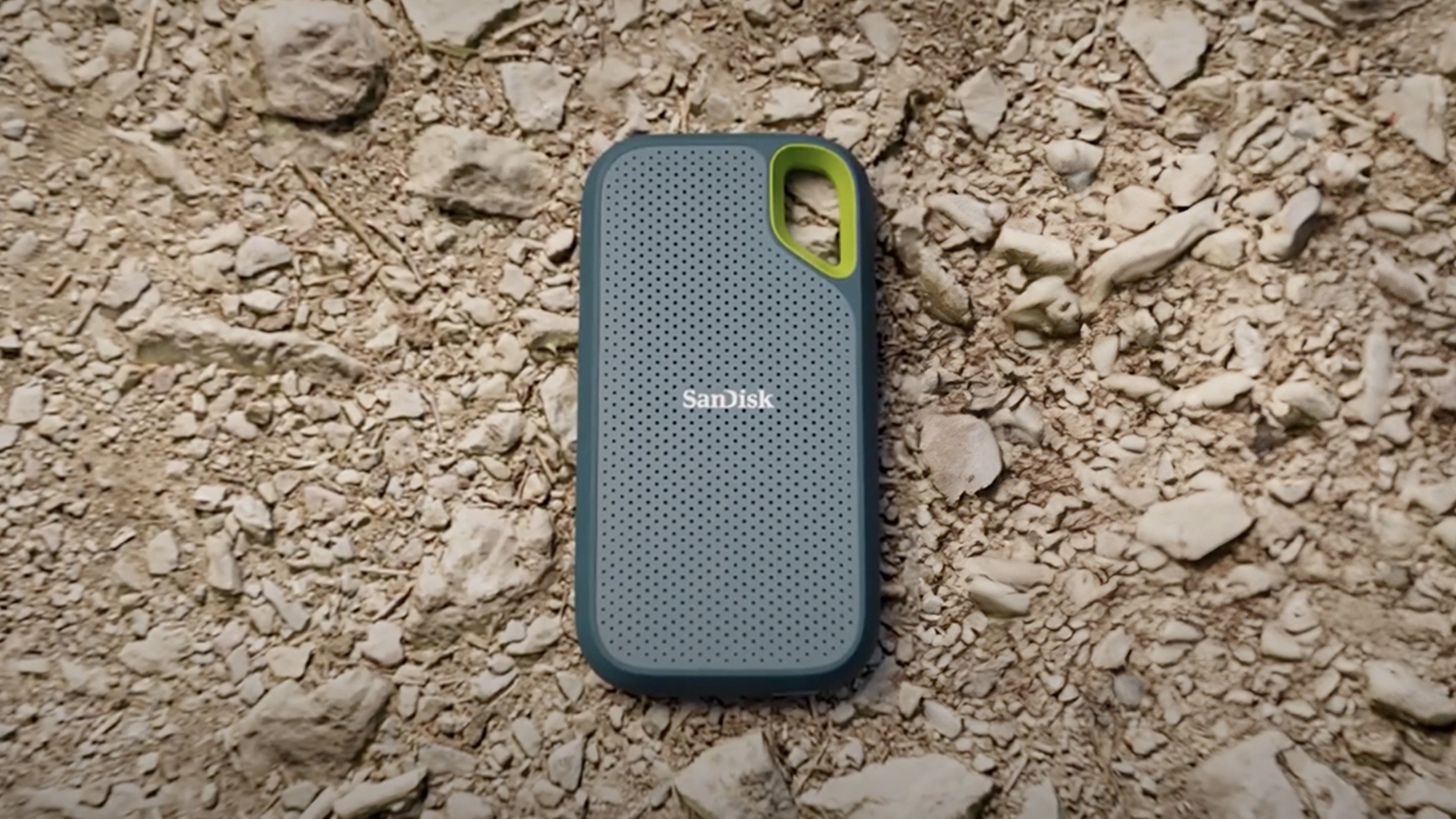 Amazon.com: SanDisk 1TB Extreme Portable SSD - Up to 1050MB/s, USB