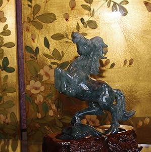 Amazon | theory xyz 翡翠 馬 置物 飾彫り台座付 (セオリーエックス