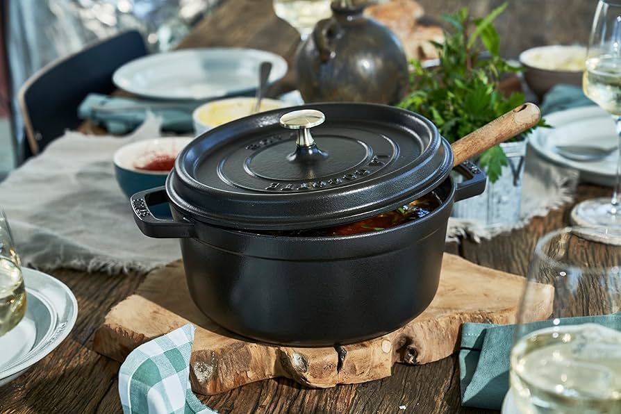 Amazon.co.jp: staub ストウブ 「 ピコ ココット ラウンド ブラック