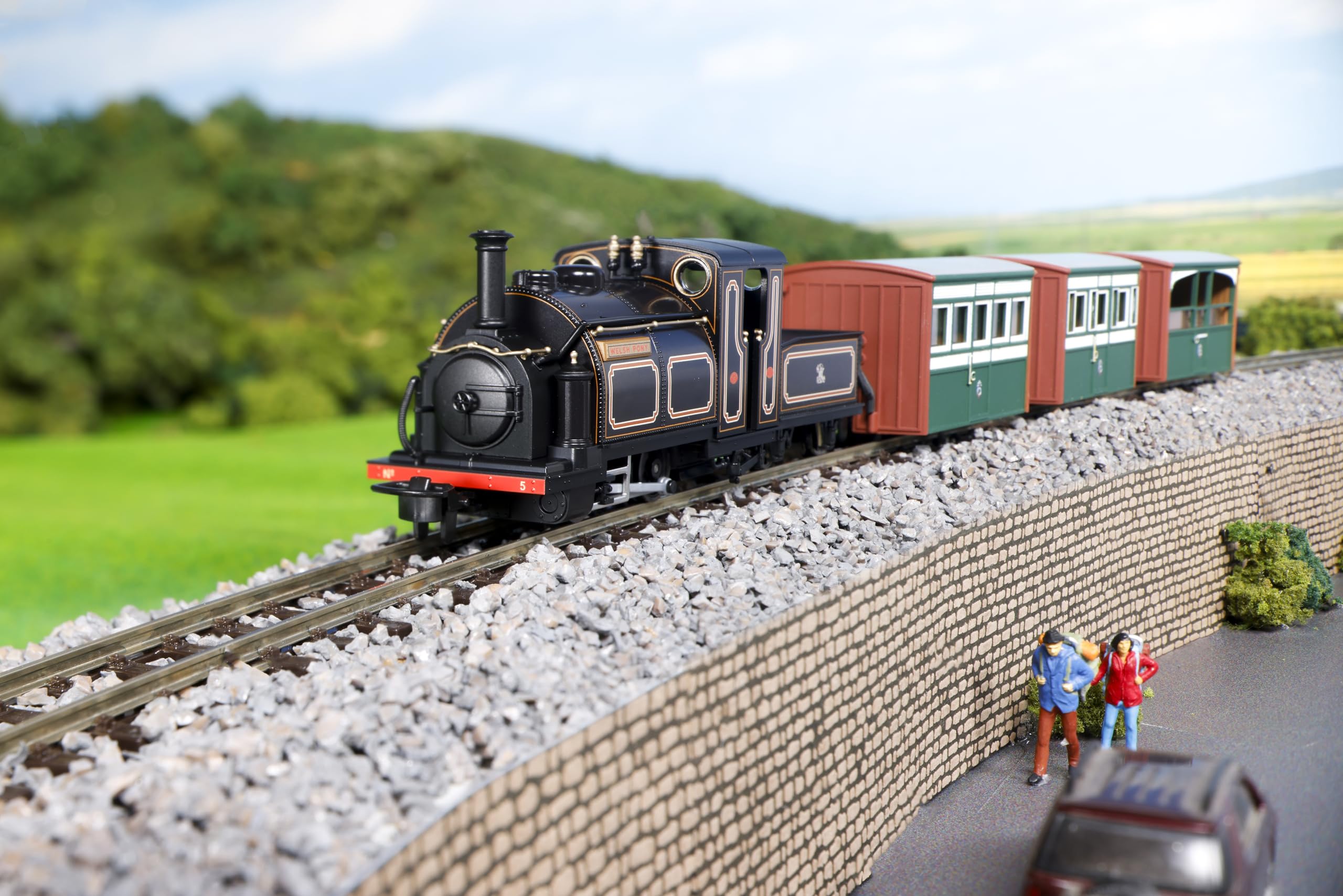 Amazon.com: KATO/PECO (OO-9) Large England Welsh Pony BROWN 51