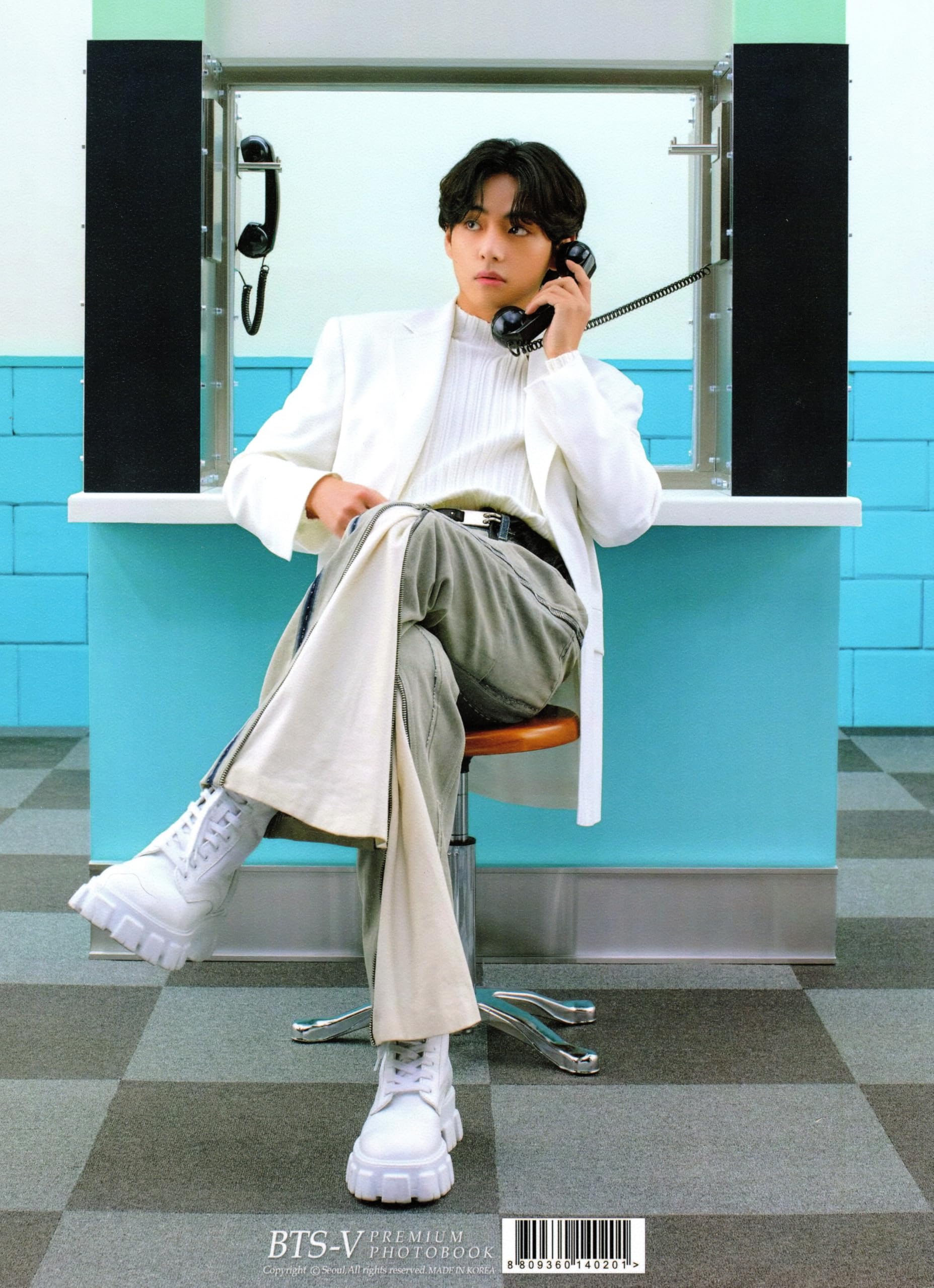 Amazon.co.jp: V テテ グッズ 写真集 Premium Photo Book 防弾少年団