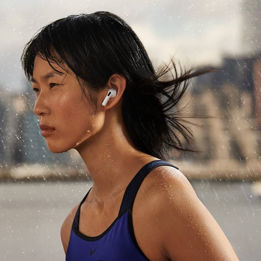Amazon.co.jp: Apple AirPods(第3世代)Lightningケース付き