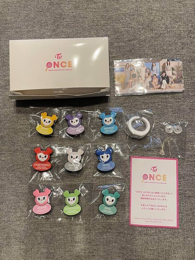 Amazon.co.jp: TWICE ファンクラブ継続特典2024 : おもちゃ