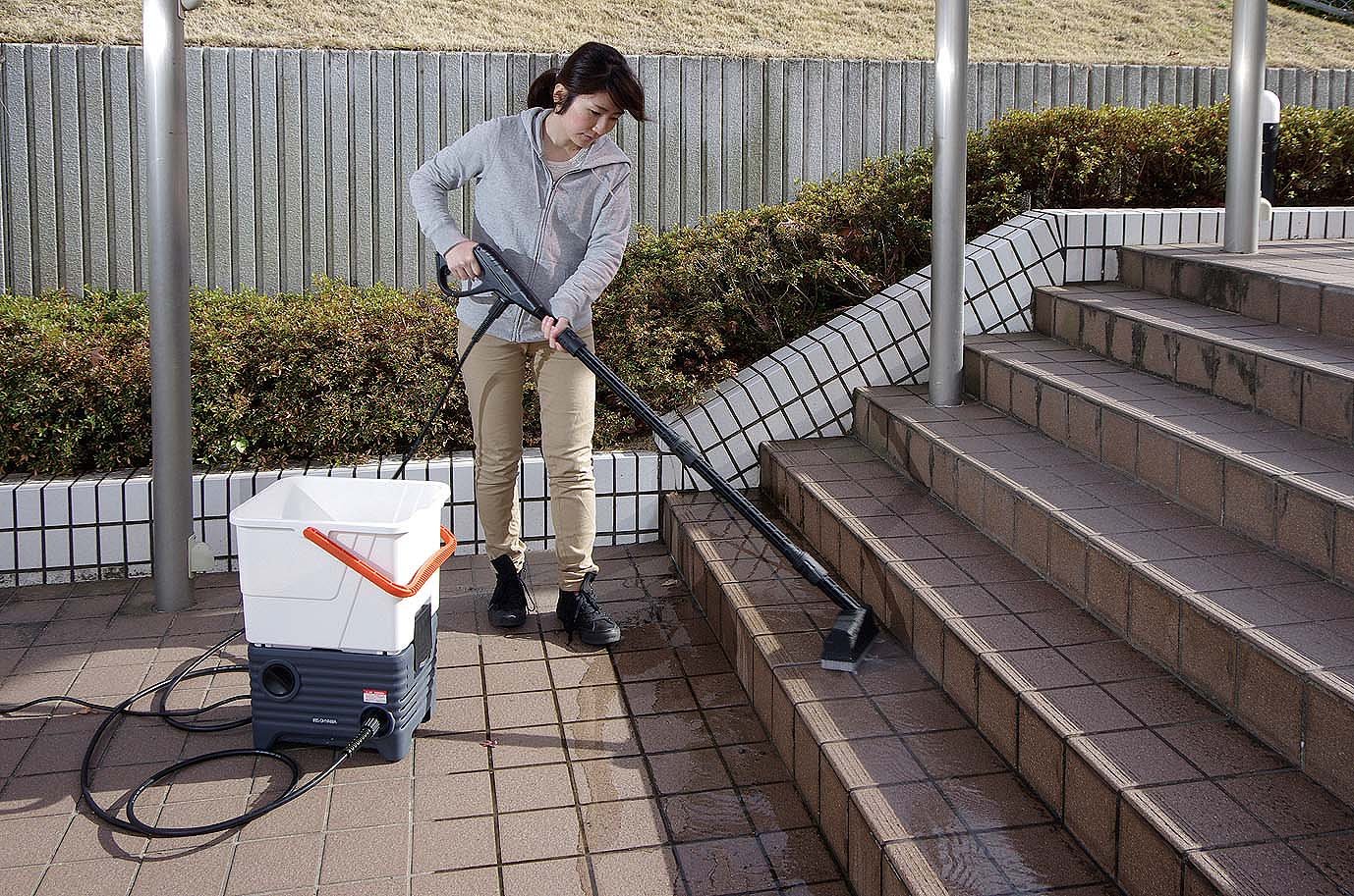Amazon | アイリスオーヤマ タンク式高圧洗浄機 ベランダセット