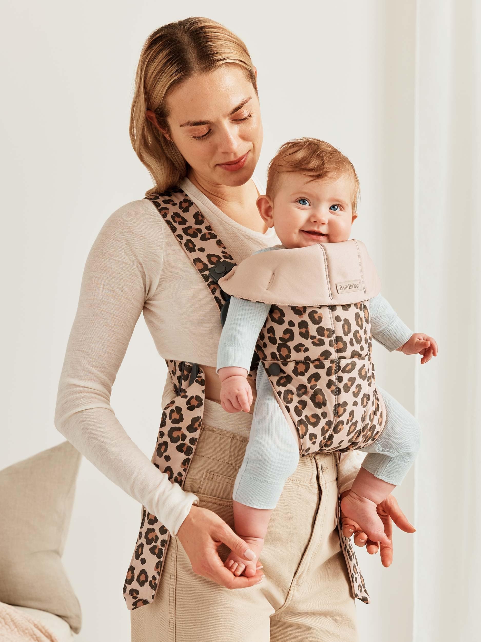 Amazon.com: BabyBjörn Baby Carrier Mini, Cotton, Beige/Leopard