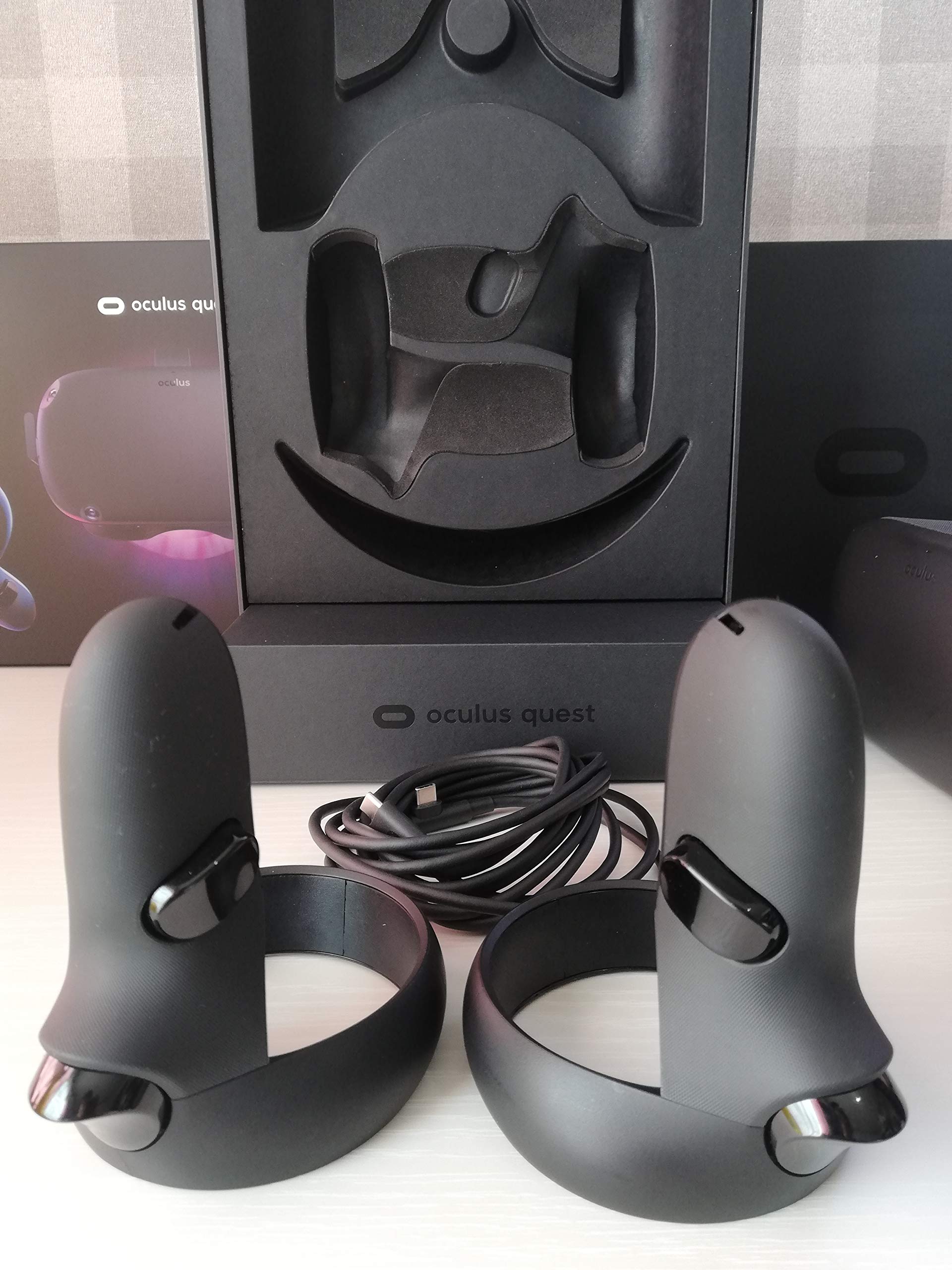 Amazon.co.jp: Oculus Quest (オキュラス クエスト) - 64GB : ゲーム