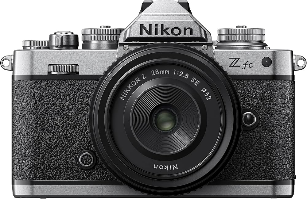 Nikon 一眼レフカメラ 28mm f/2.8レンズ付き NIKKOR Z 28mm f/2.8 実写