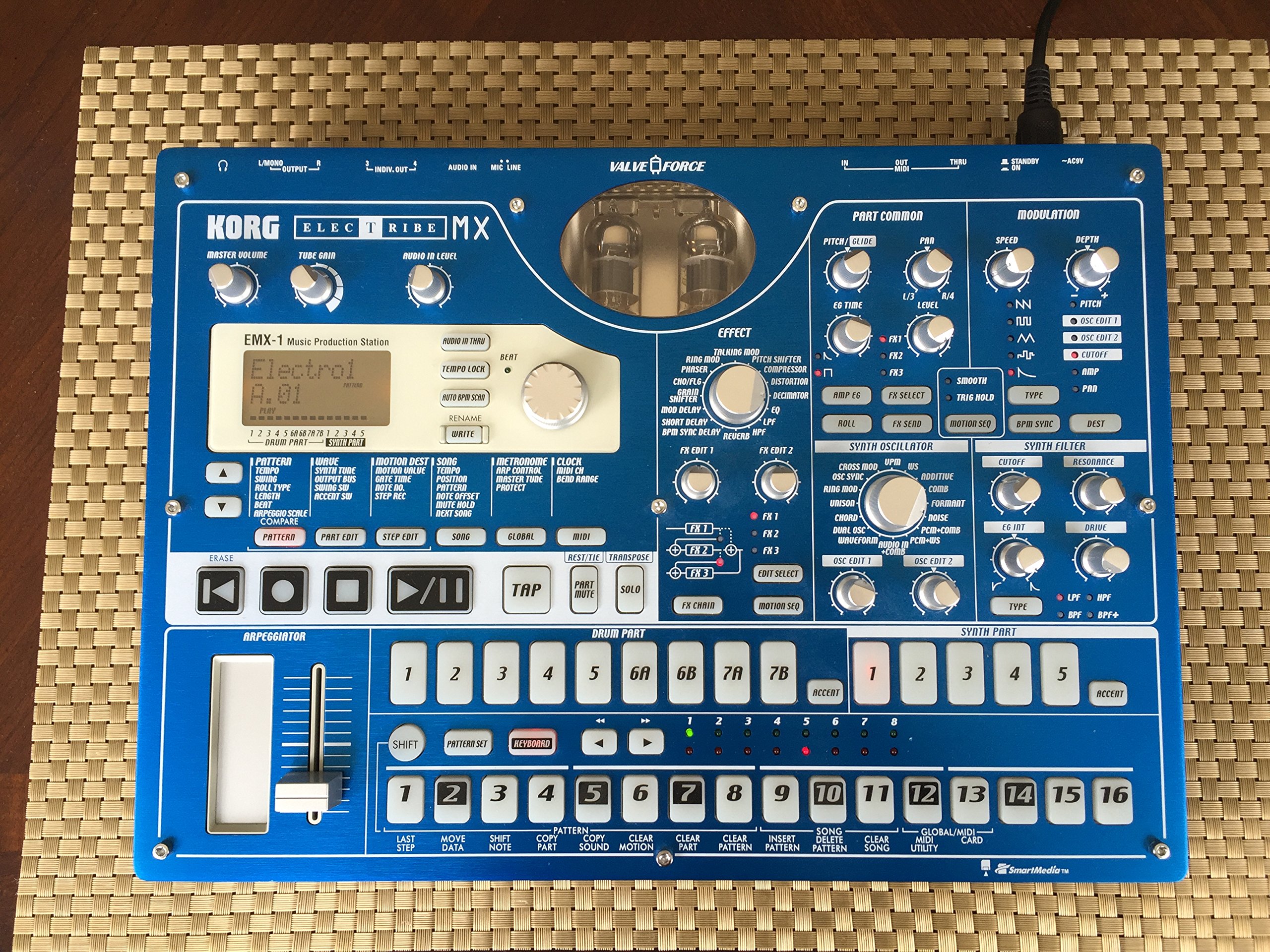 Amazon | KORG コルグ DJ ダンス・ミュージック用 シーケンサー内蔵