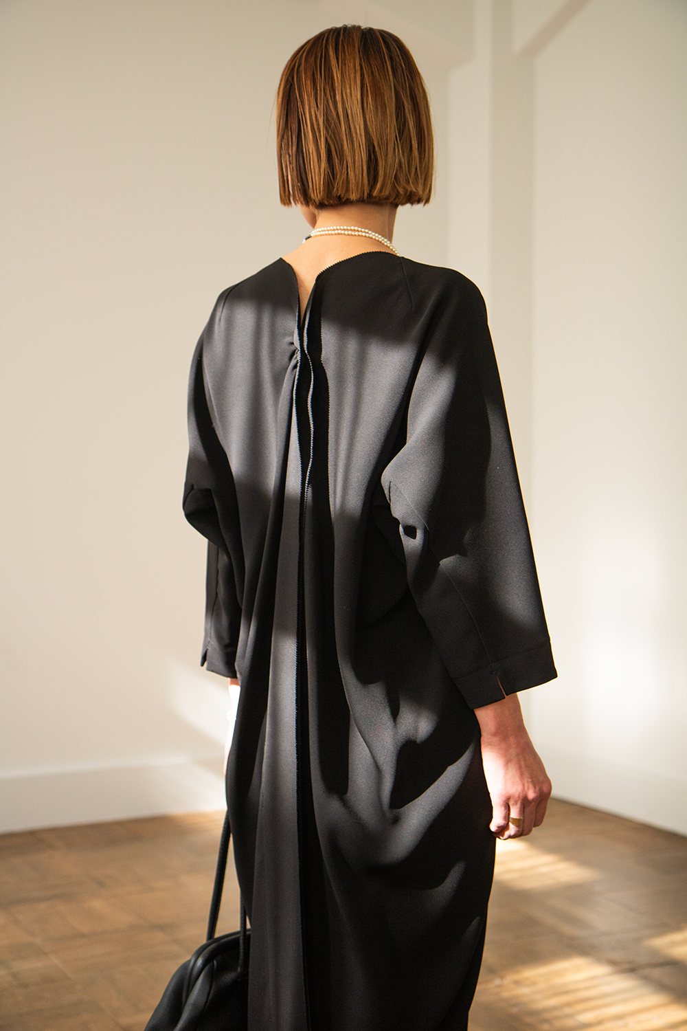 ブラックドレープ」7分袖「Black Drape」soutiencollar（ステンカラー