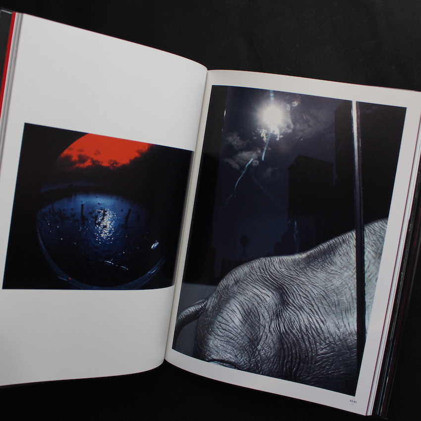 世界劇場 / The Globe Theater（Signed） - 川田 喜久治 / Kikuji Kawada