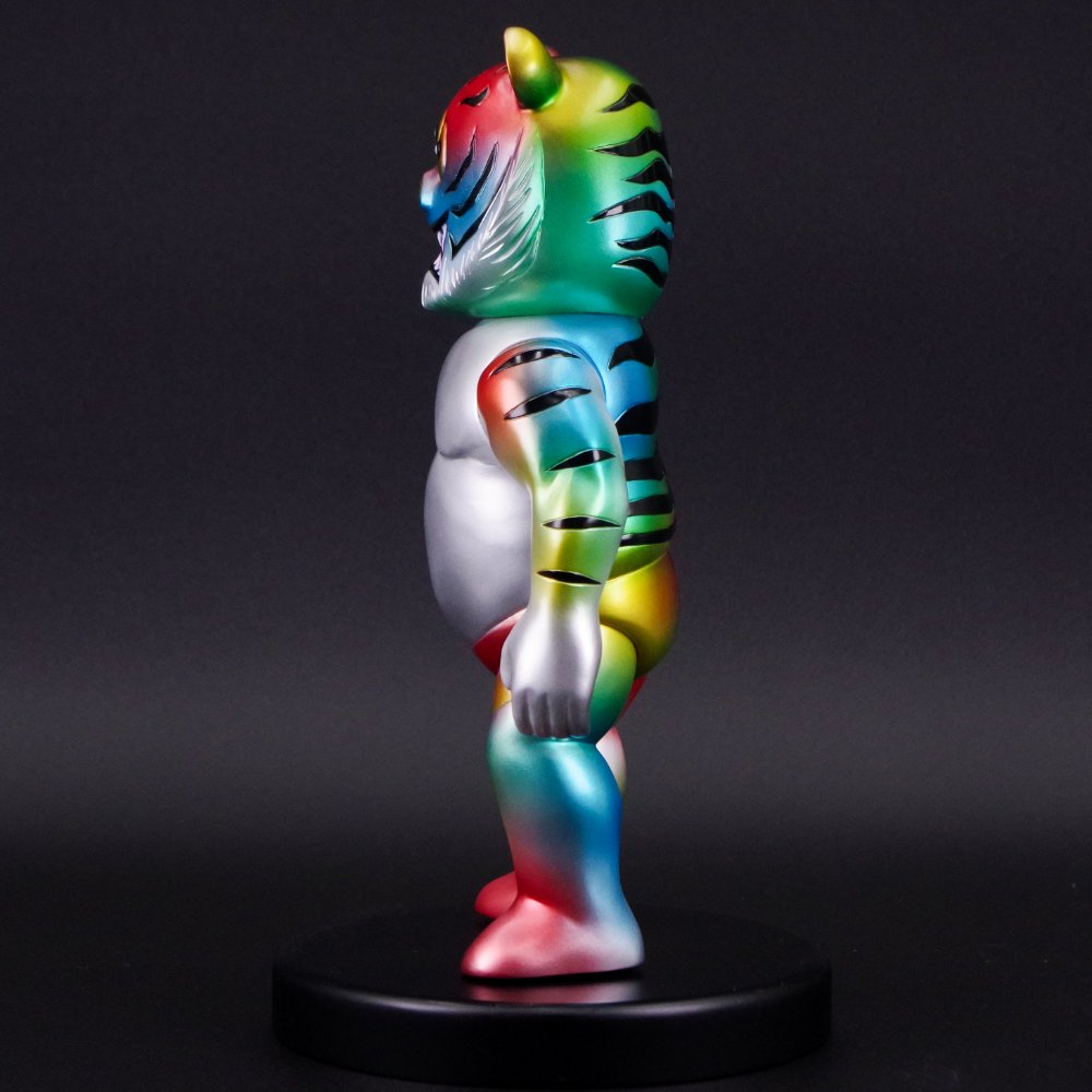 アートジャンキー x One up. ブタイガー レッド ソフビ アート