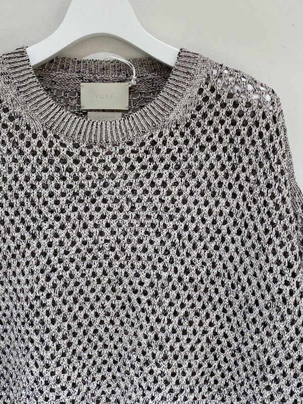 YOKE（ヨーク） メッシュニットクルーネック フォグホワイト - margin