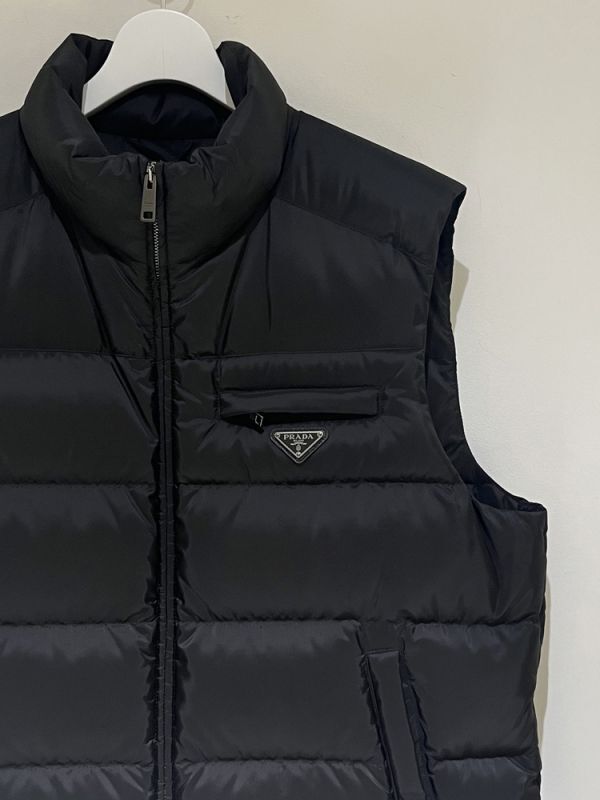 PRADA（プラダ）ダウンベスト ブラック - margin