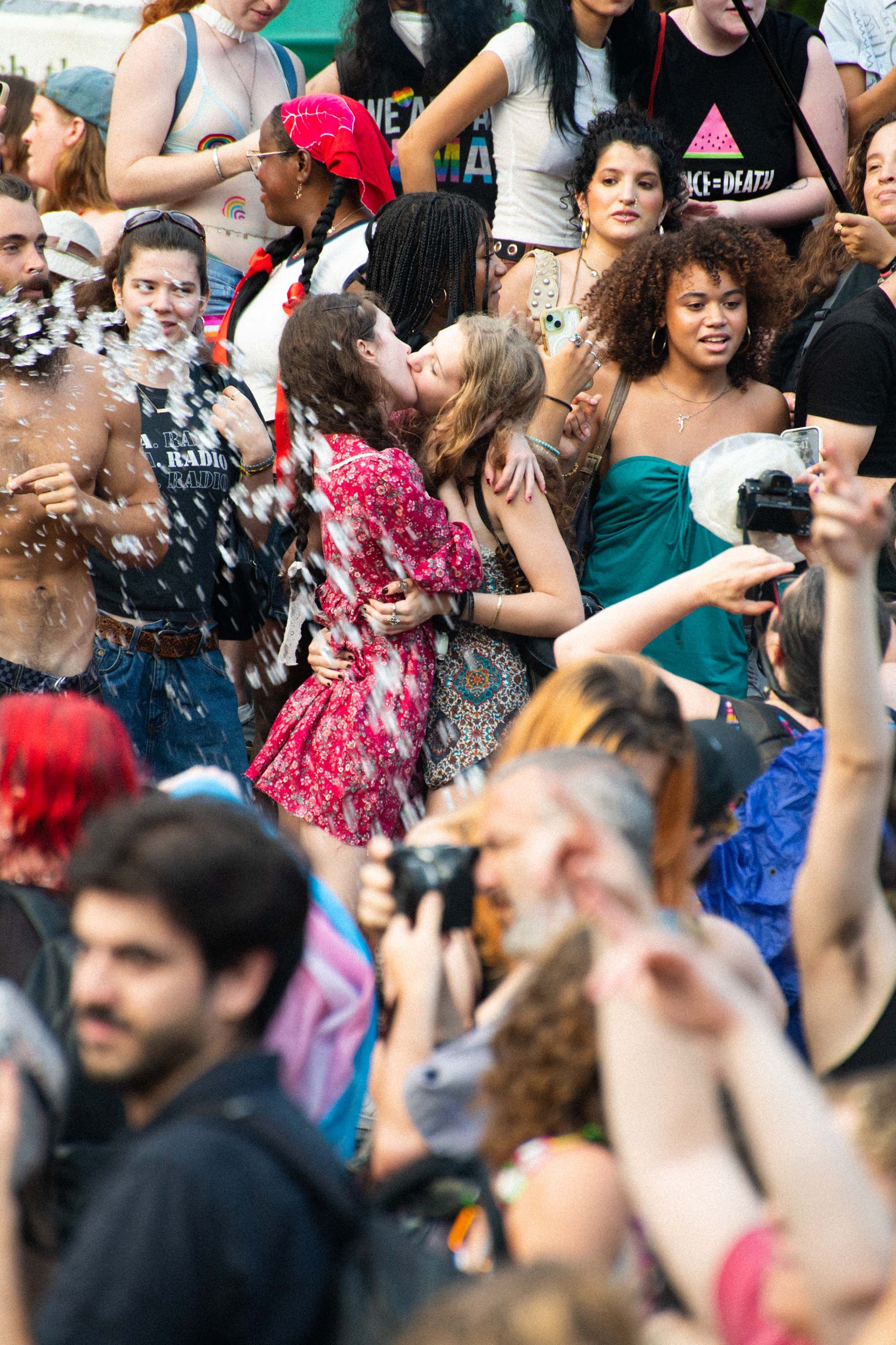 ライアン・マッギンレーが写す「ニューヨーク・プライドマーチ