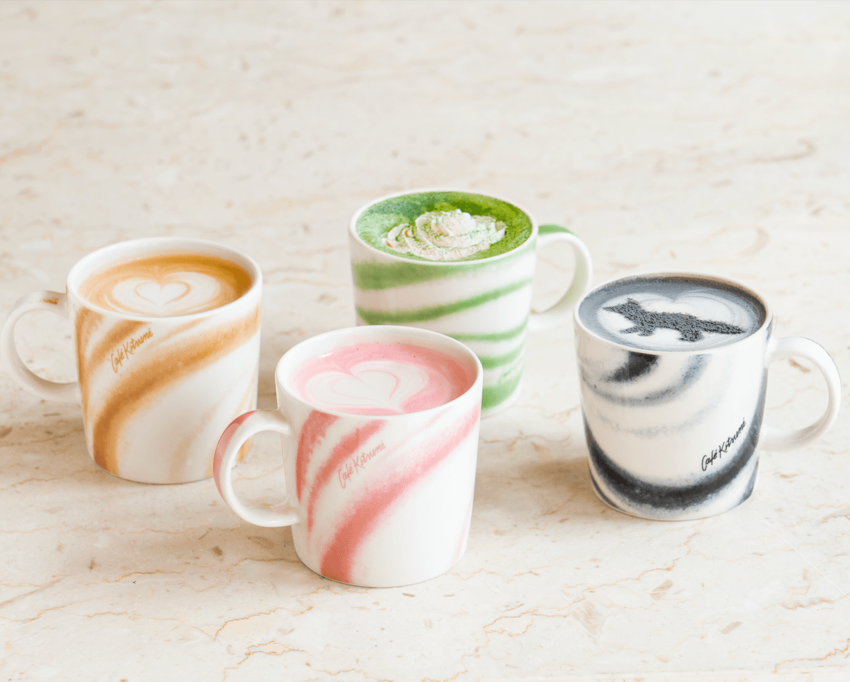 限定スペシャルドリンクも！ カフェ キツネとイッタラのコラボマグが