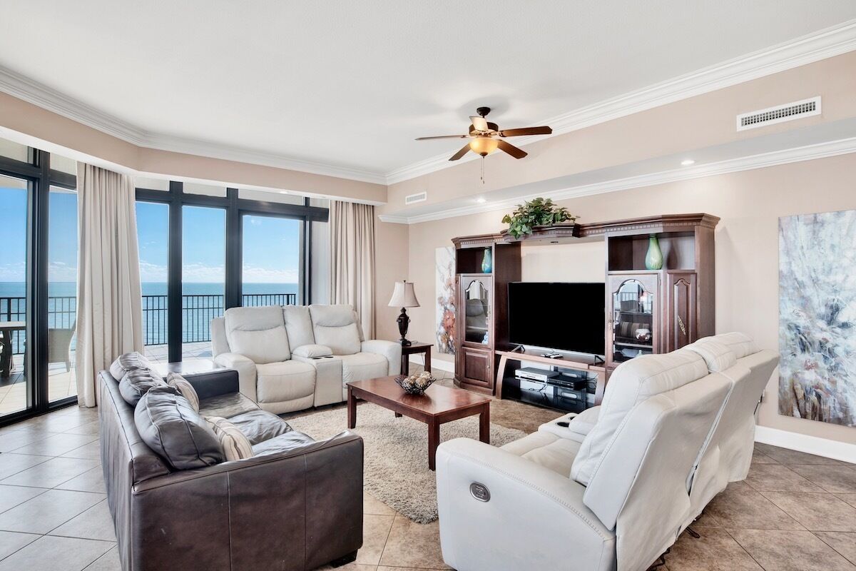 The Oasis 611 | Spacious, Lazy River, Poolside Grill, New Splash