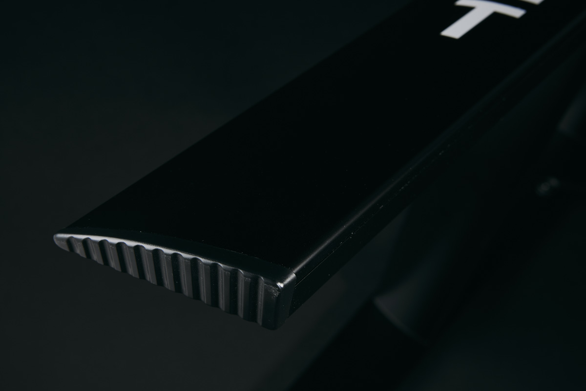 藤原ヒロシの「フラグメント デザイン」が脚立でコラボ 専業メーカー