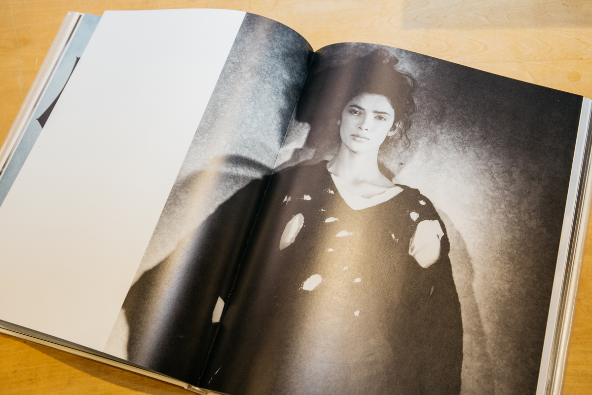 マルジェラ本人が編集した雑誌から川久保玲の価値観を凝縮した1冊まで