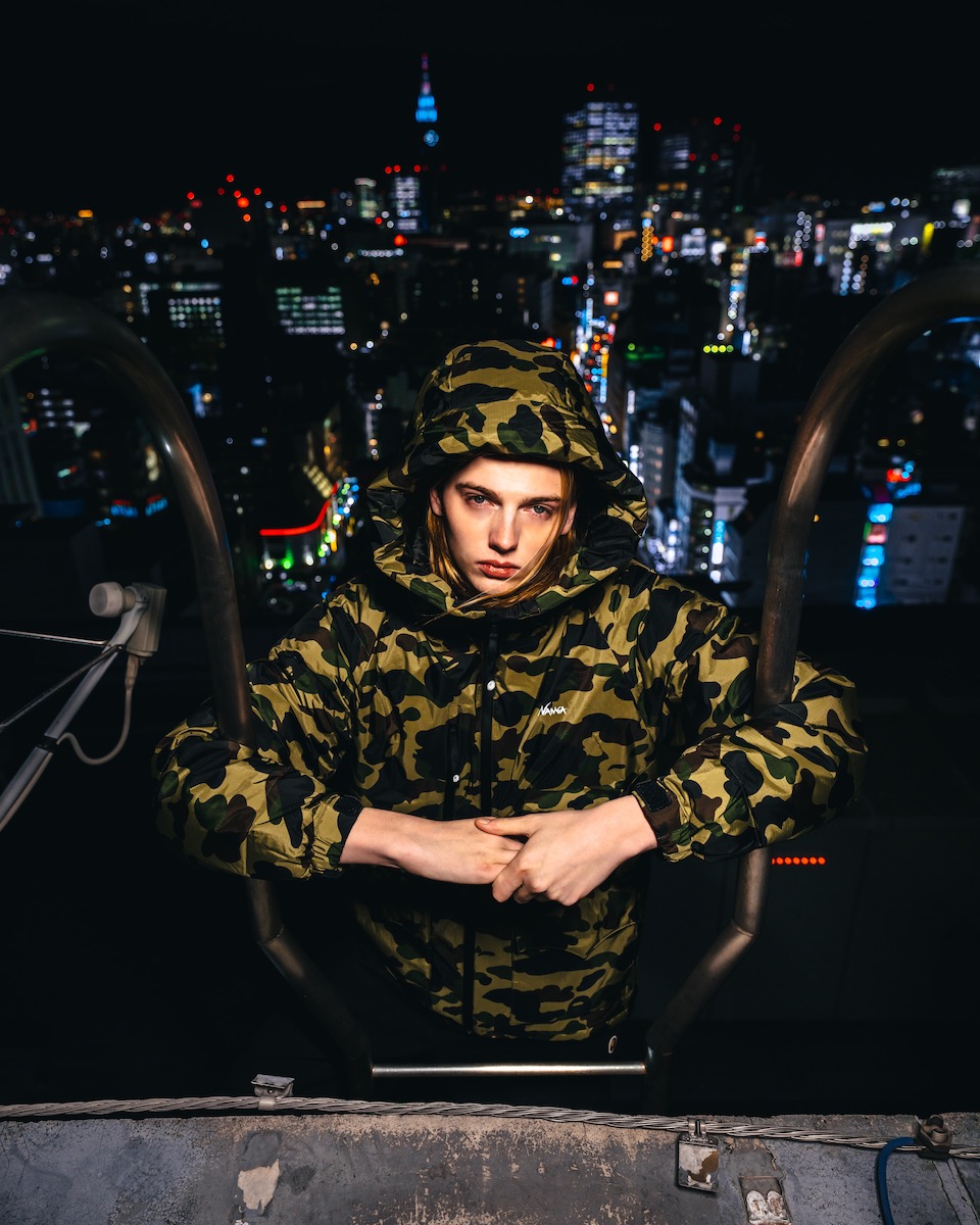 ア ベイシング エイプ®」×「ナンガ」 ベイプカモの総柄ダウンや寝袋