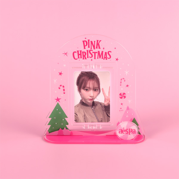 jp.ktown4u.com : aespa - ピンククリスマスアクリルターンスタンドセット