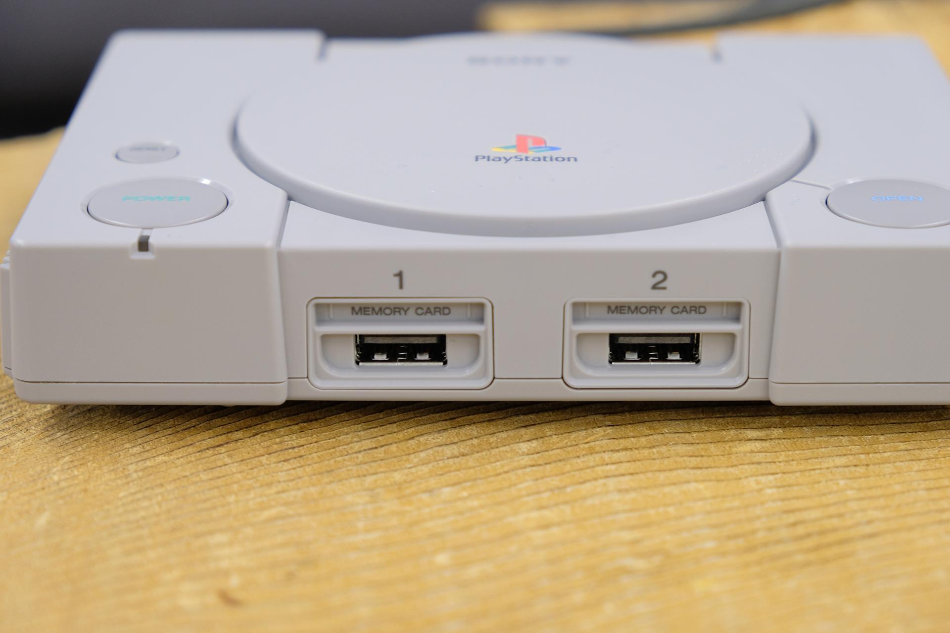 プレイステーション クラシック｣アンボックス。ちっちゃ、かっる