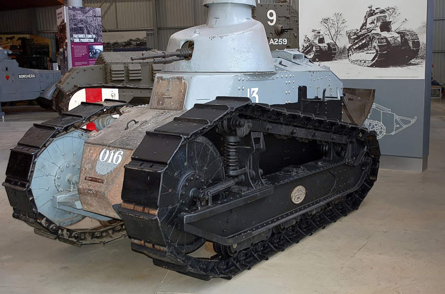 Renault FT 17 - WalkAround - NET-MAQUETTES