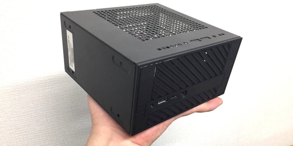 Mini-STXサイズのマザーボードを採用したベアボーンキット「ASRock