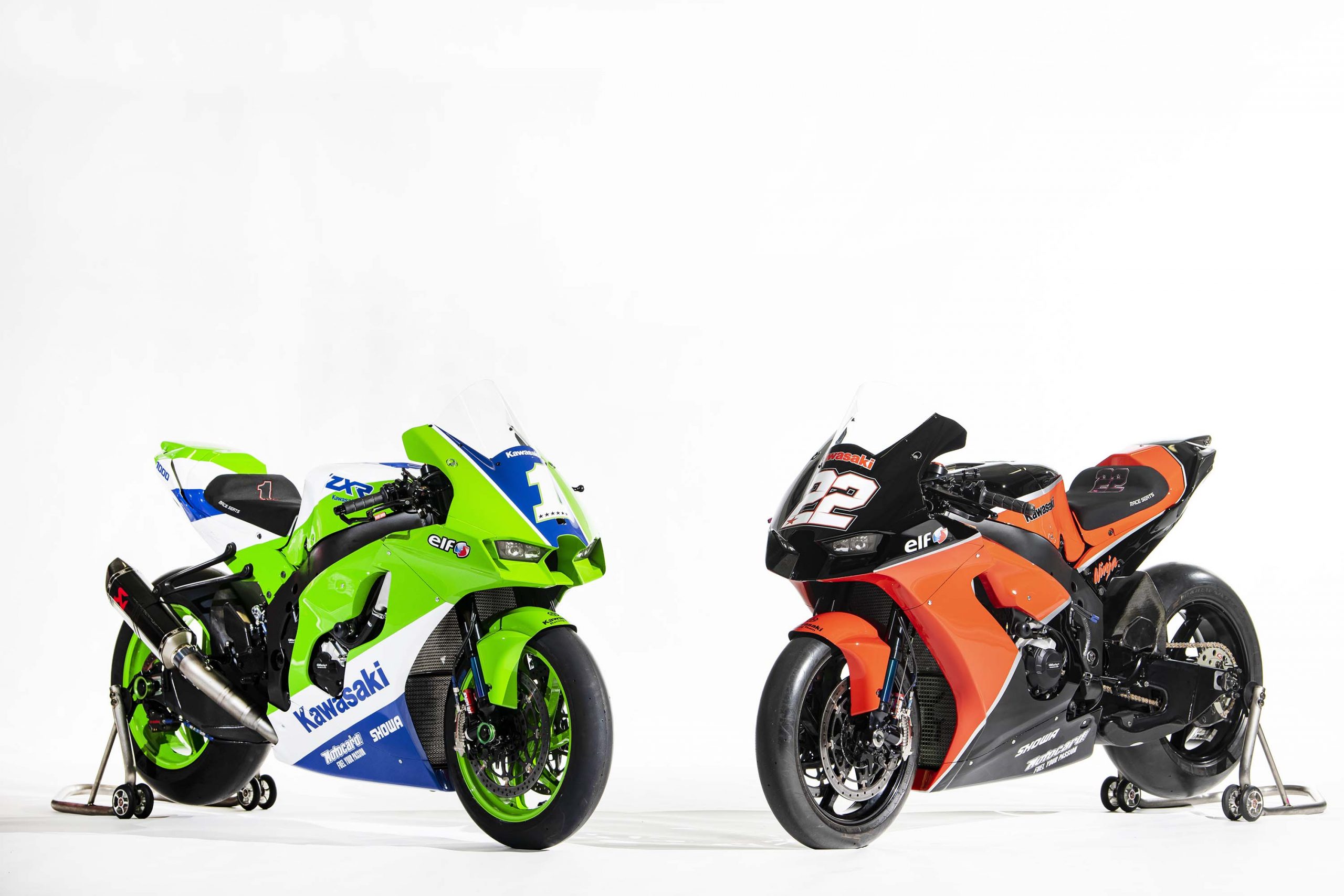 Kawasaki Ninja ZX-10RR în scheme de culoare retro nu arată deloc