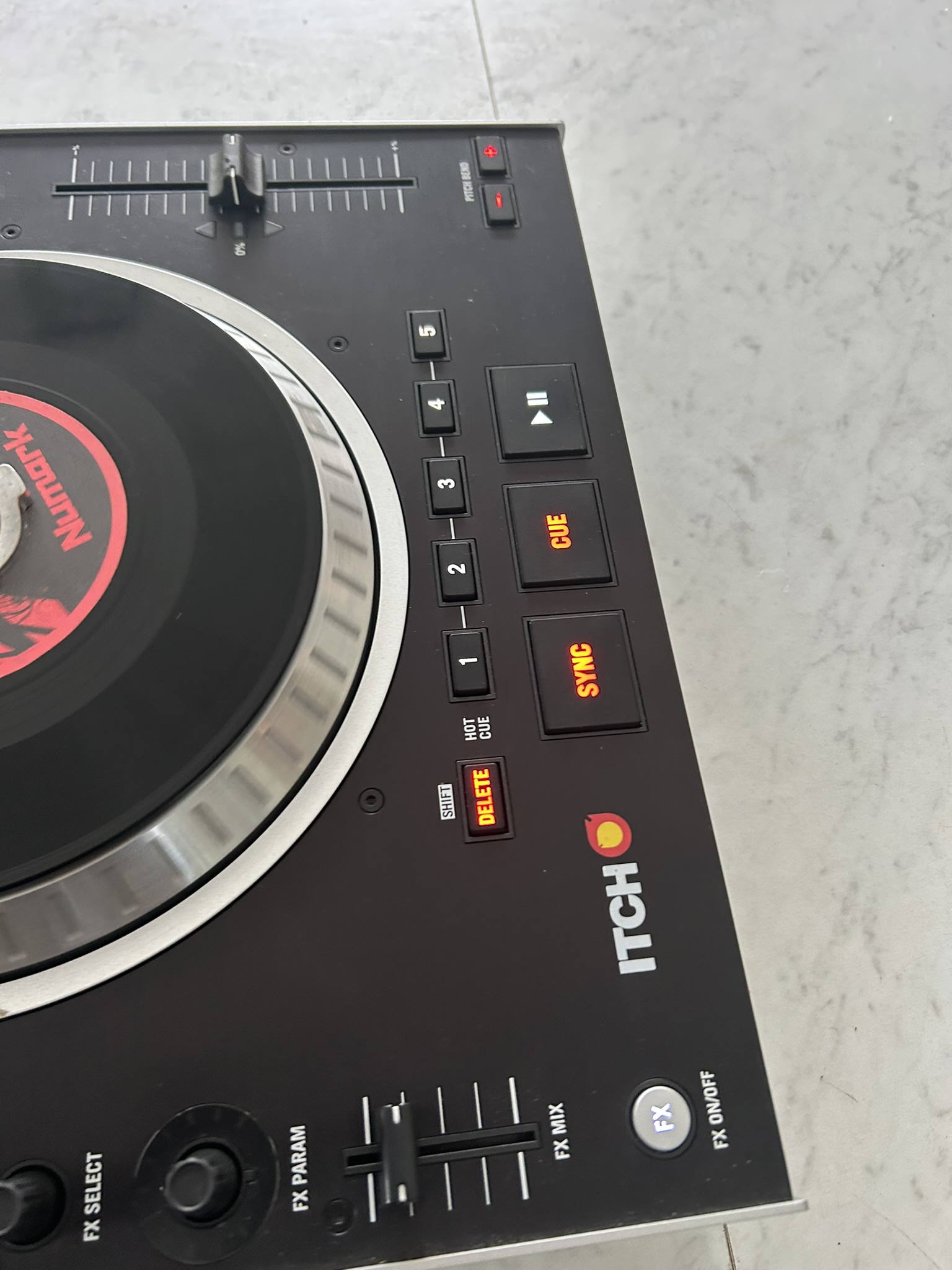 V7 - Numark V7 - Audiofanzine