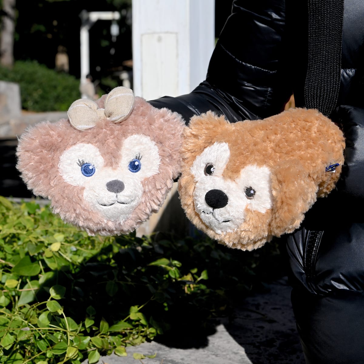 ふわもこかわいい！東京ディズニーシー ダッフィー・シェリーメイ手袋 -